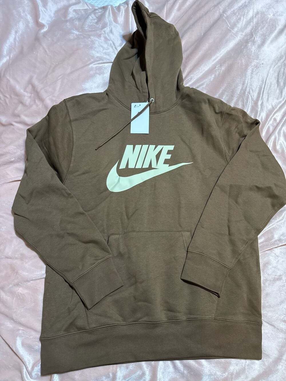 Nike Sportswear Club Fleece Graphic Pullover Hoodie Bronzed Olive FN3868-235